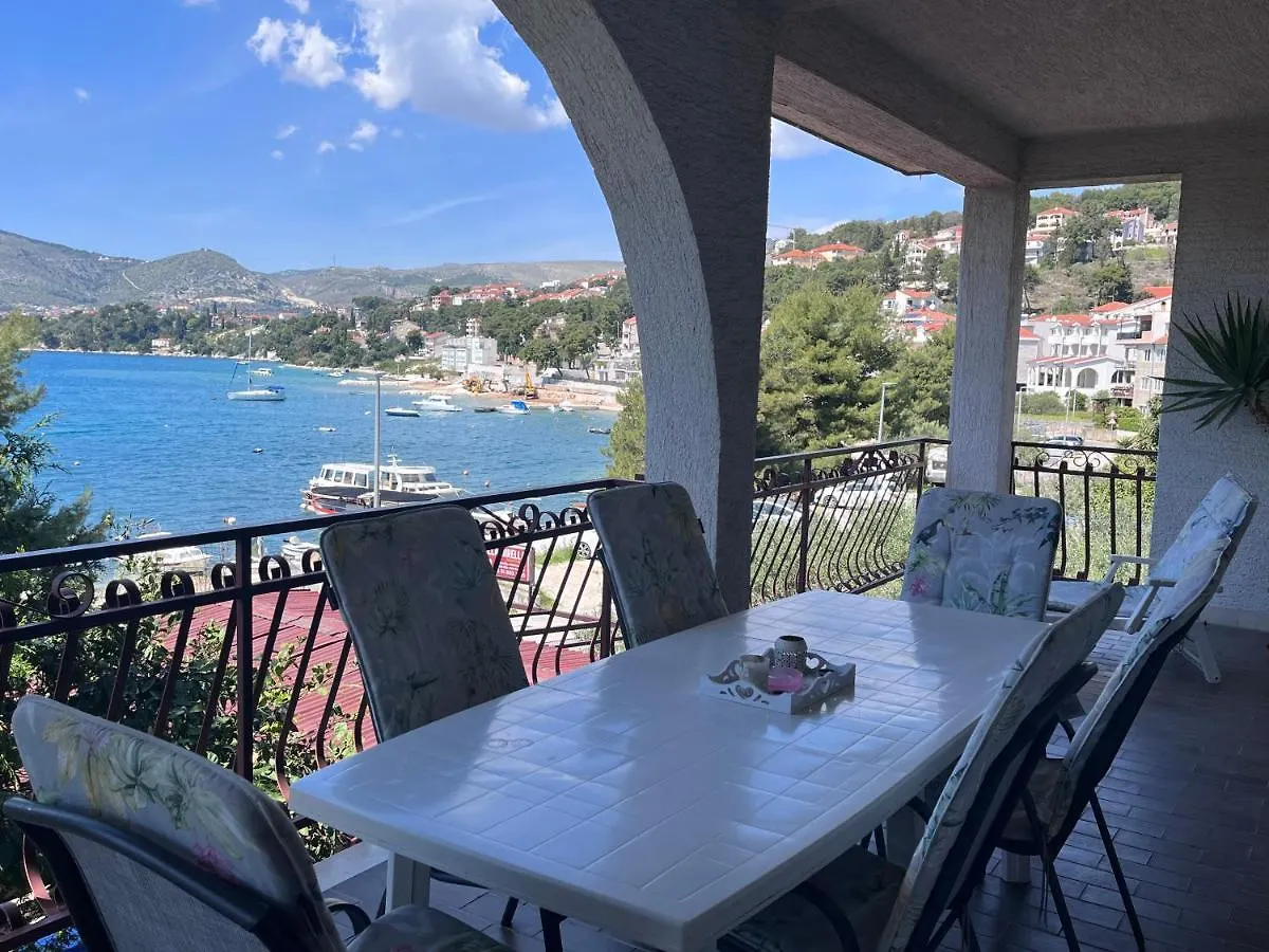 Apartments Villa Mirella Trogir Croatia