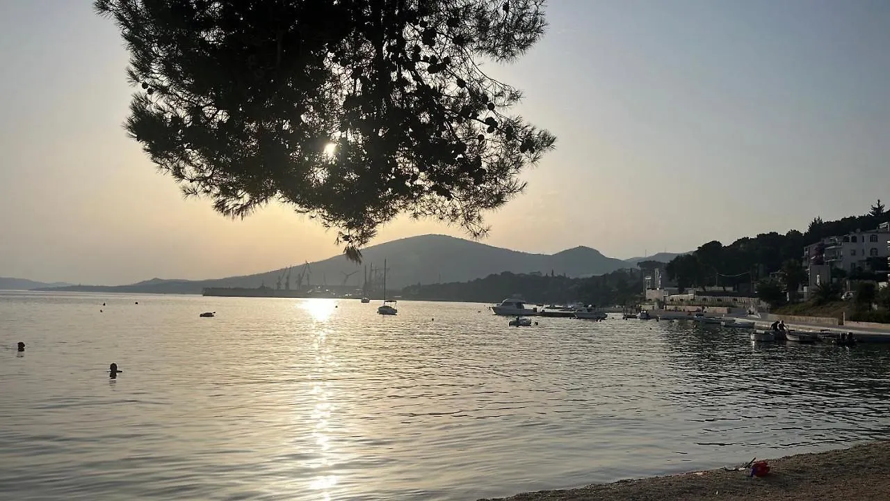 Apartments Villa Mirella Trogir Croatia
