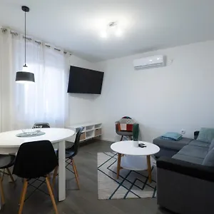 https://pyrotima-apartments.hotelinzadar.com