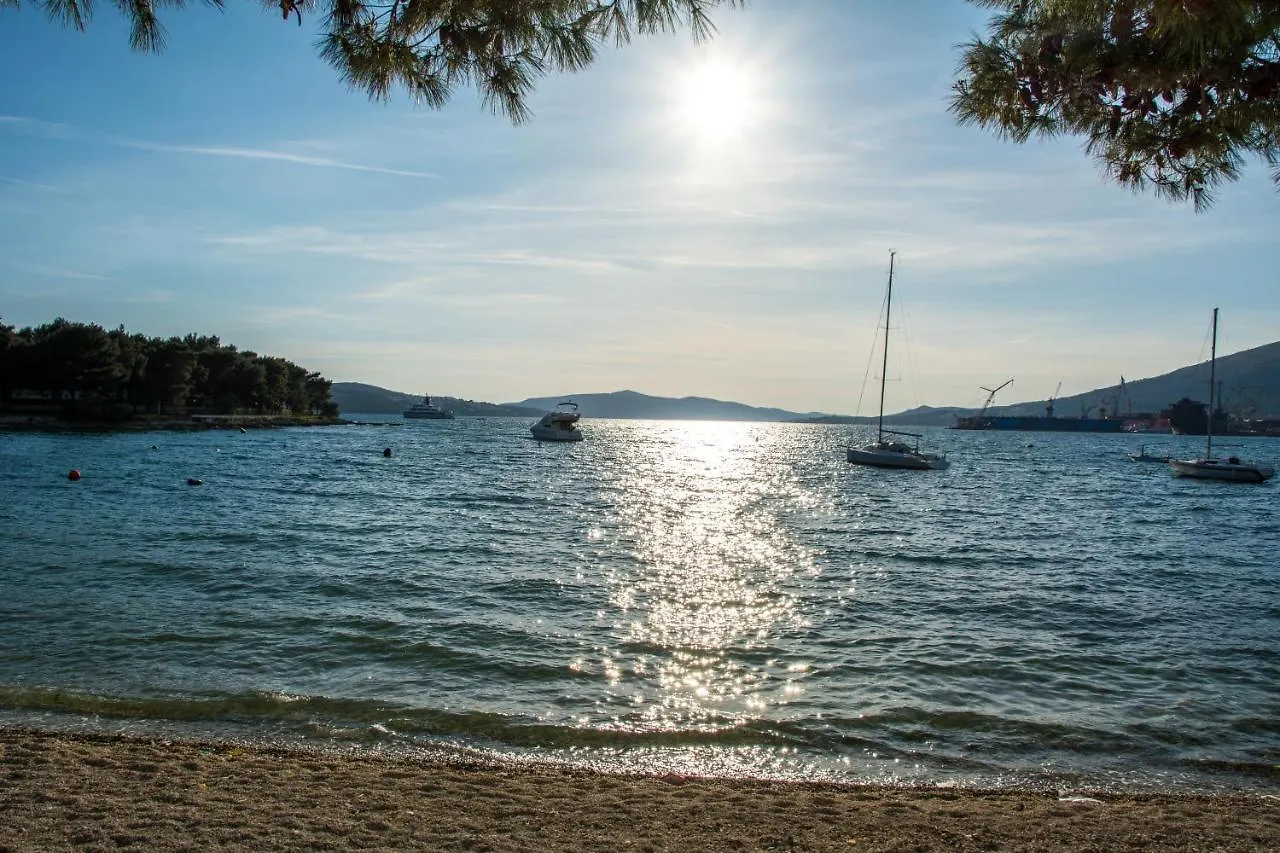 Apartments Villa Mirella Trogir