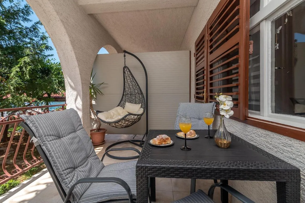Apartments Villa Mirella Trogir 0*,  Croatia