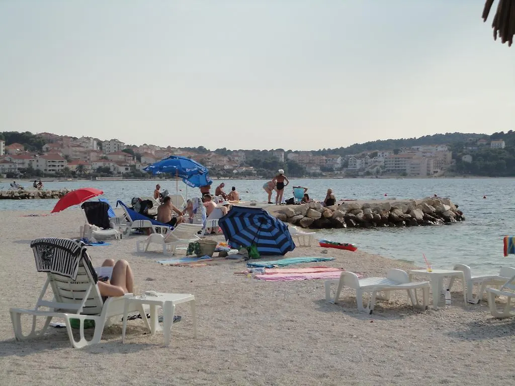 Apartments Villa Mirella 20 M From The Sea - Free Parking Trogir