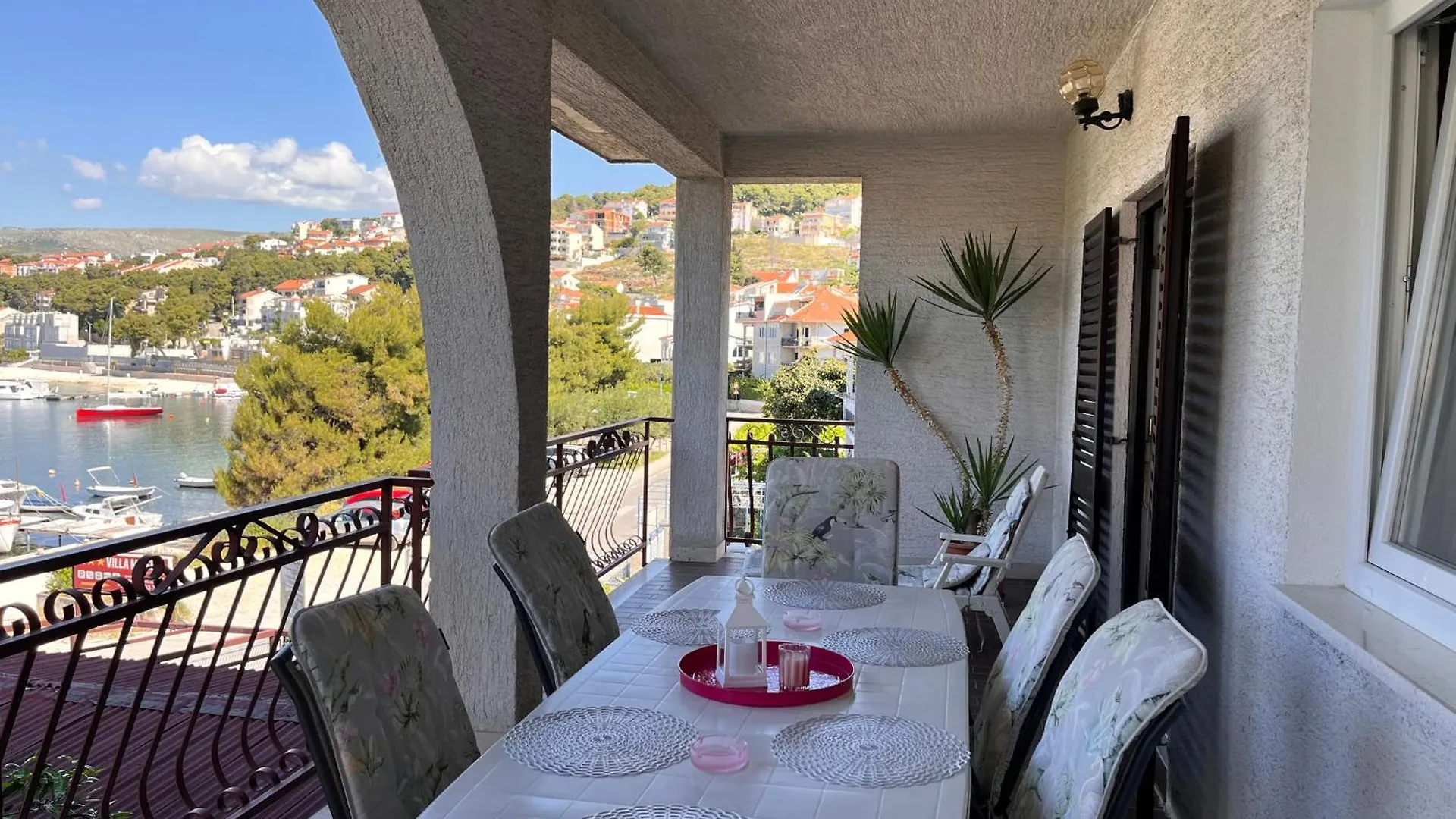 Apartments Villa Mirella 20 M From The Sea - Free Parking Trogir