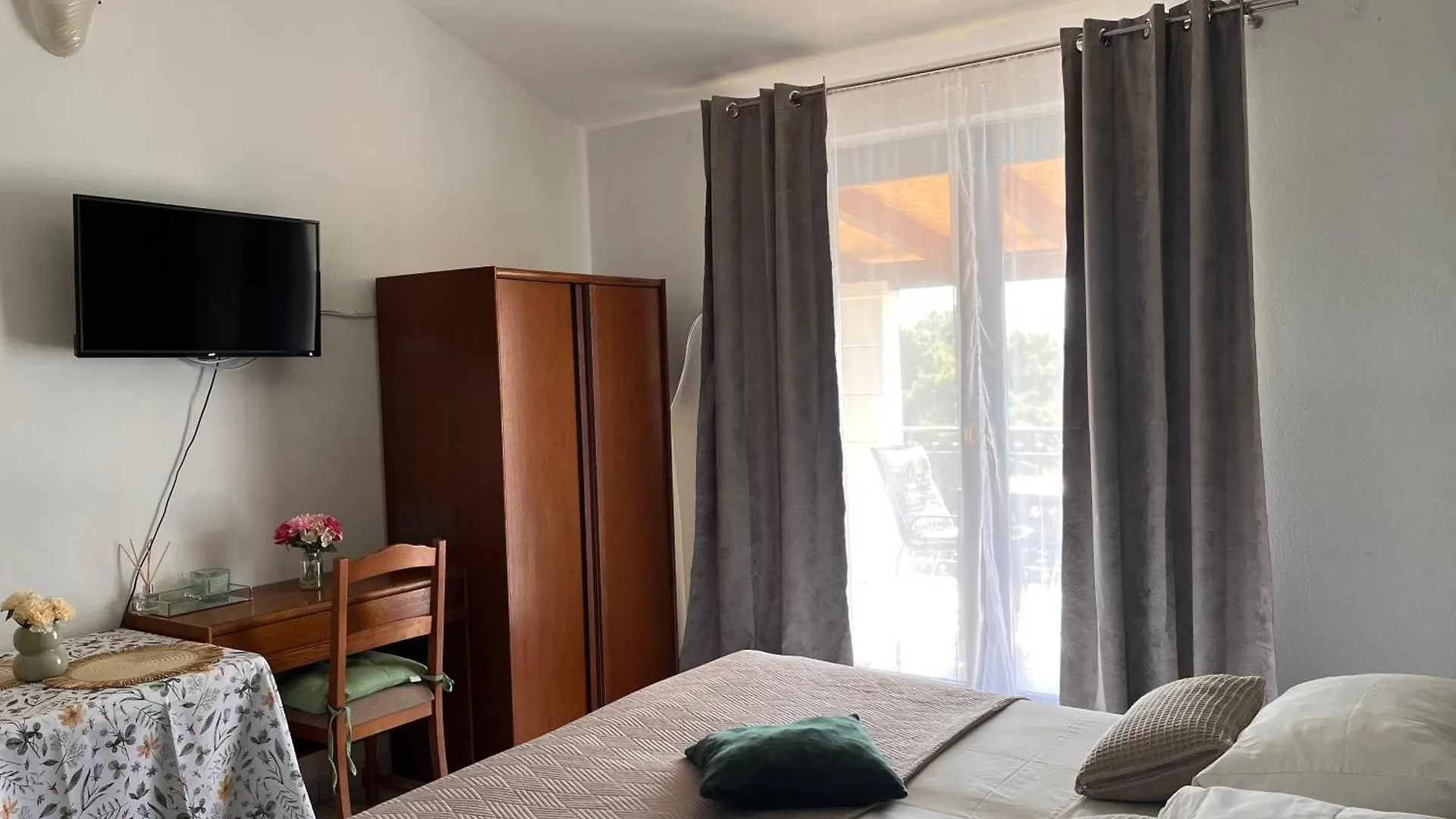 Apartments Villa Mirella 20 M From The Sea - Free Parking Trogir 0*,  Croatie