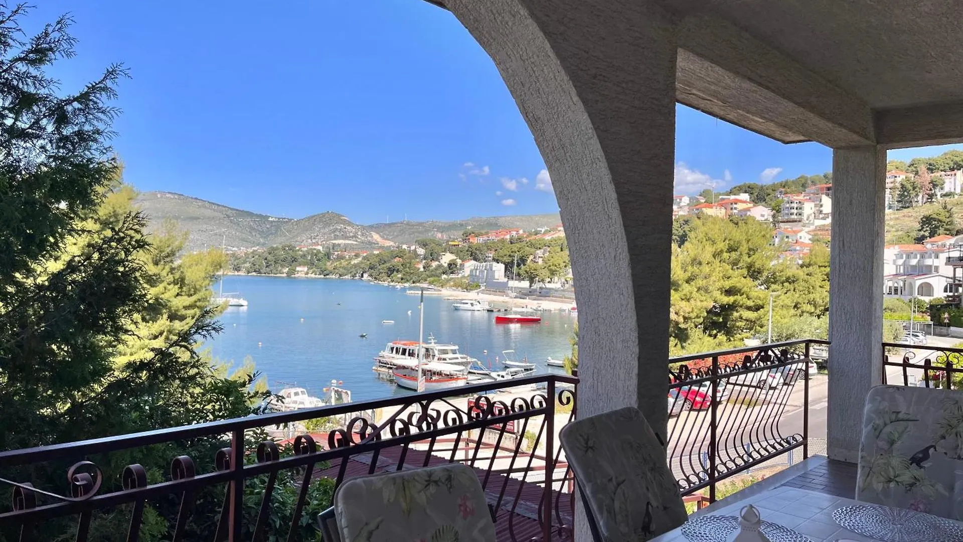 Apartments Villa Mirella 20 M From The Sea - Free Parking Trogir