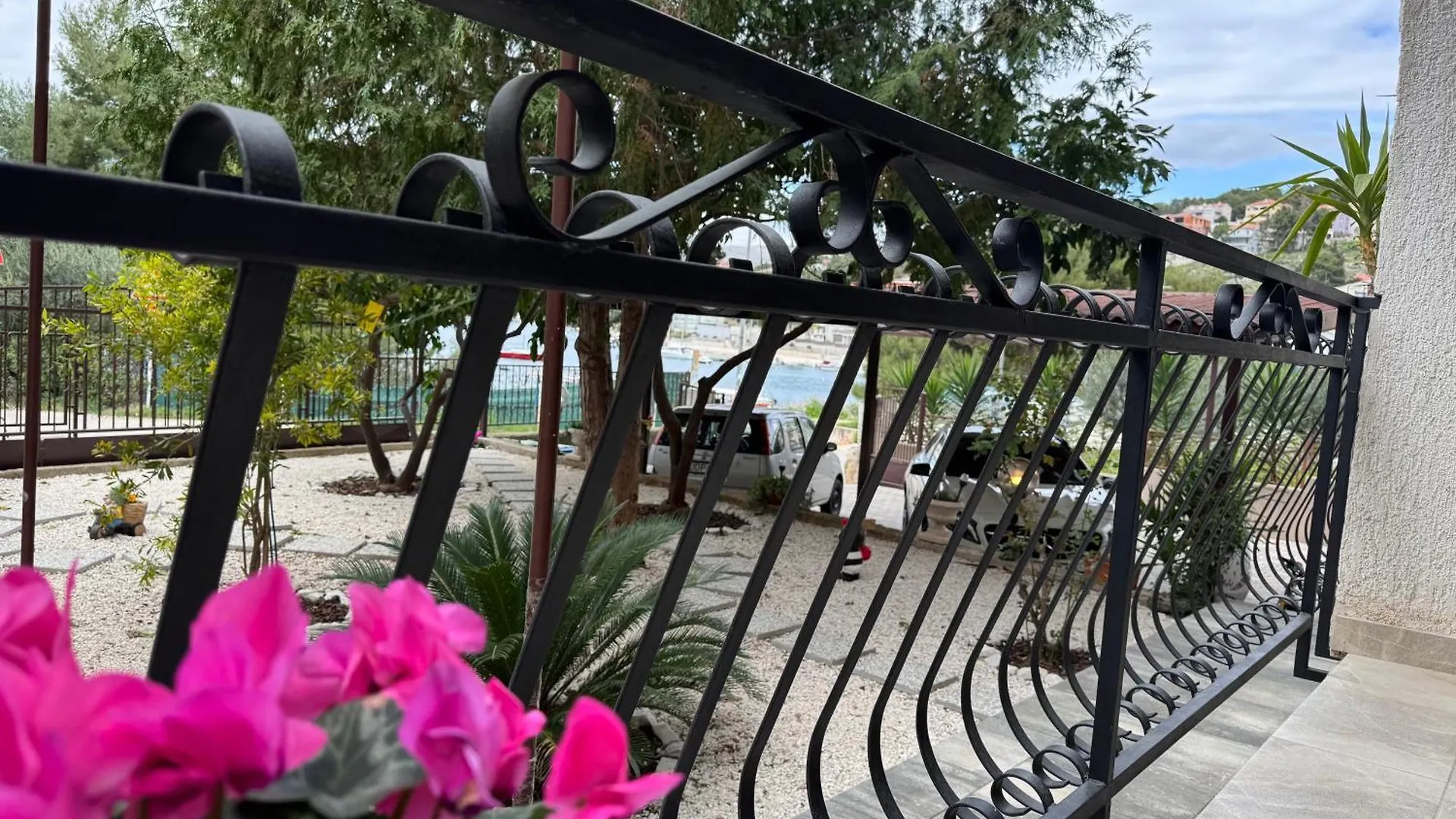 Apartments Villa Mirella 20 M From The Sea - Free Parking Trogir Croatie