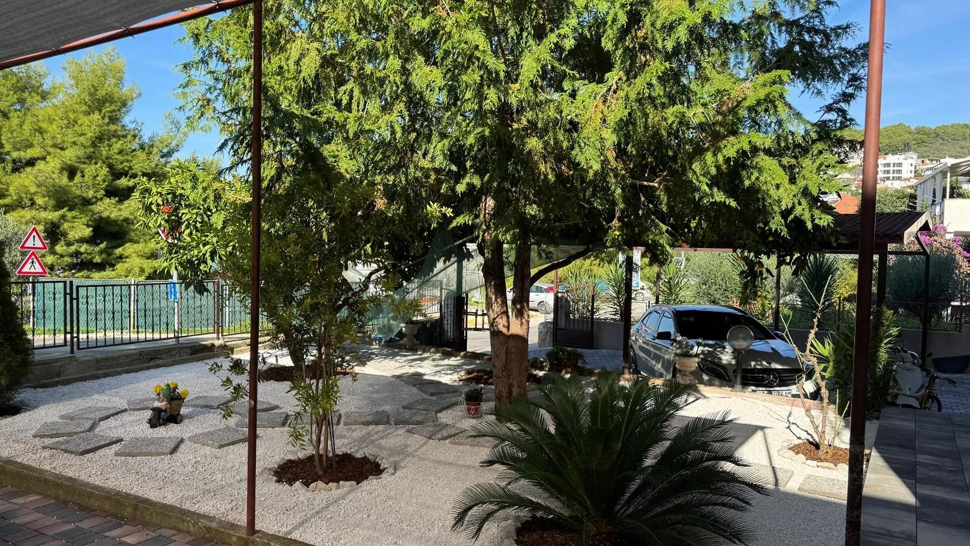 Apartments Villa Mirella 20 M From The Sea - Free Parking Trogir